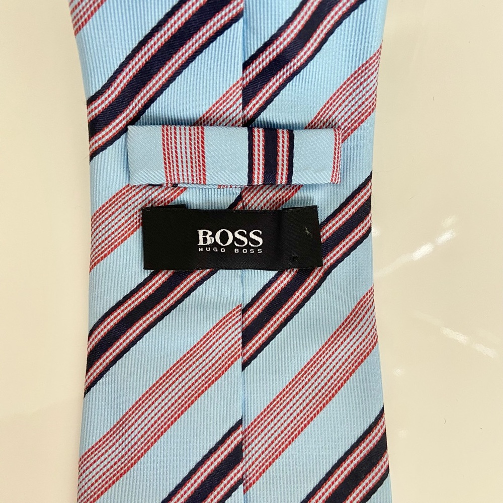 Hugo Boss modern tie